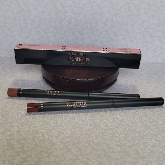 Realher Lip Liner Duo - I am Confident & Be Yourself Be Realher - Picture 1 of 11